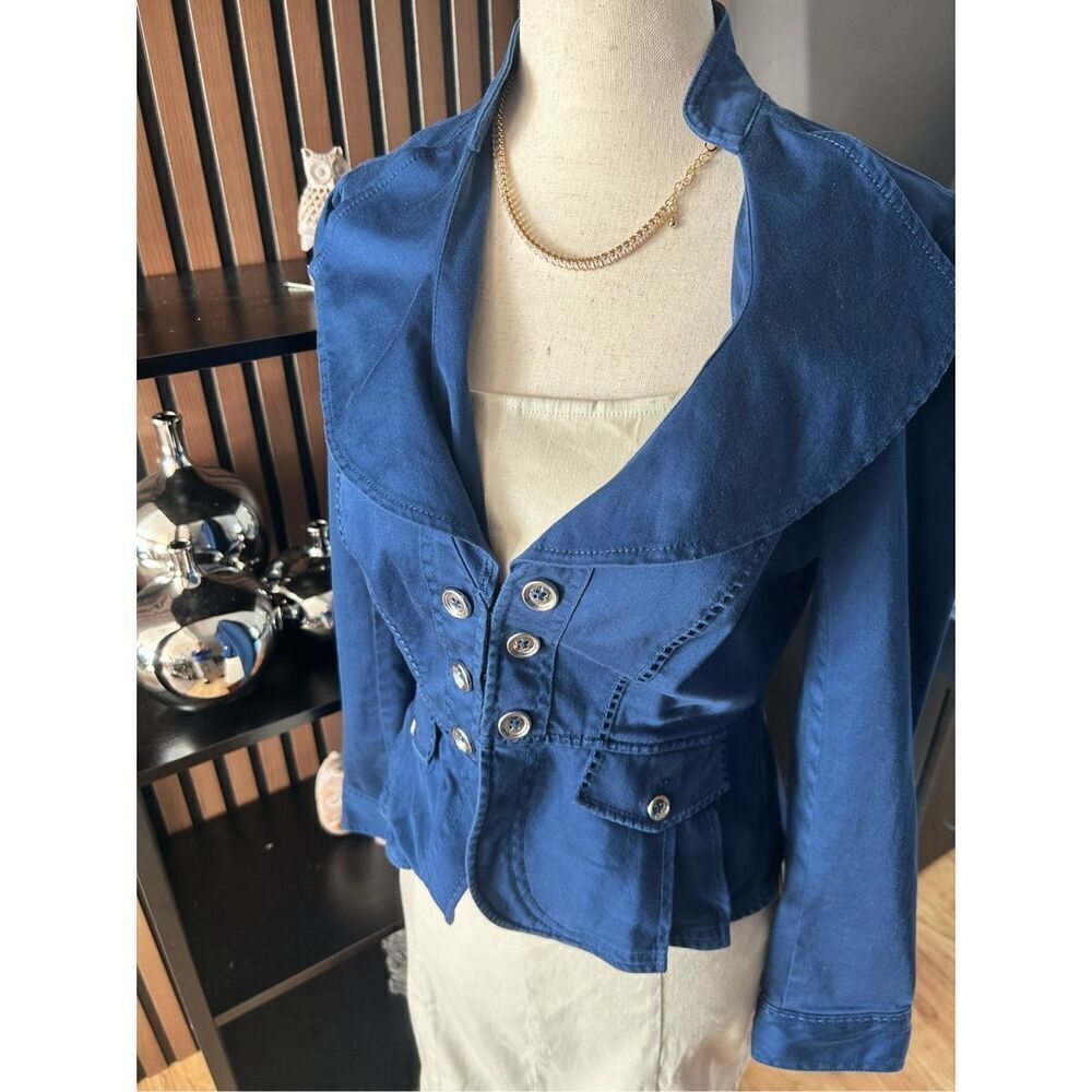 White House black market blue jacket stylish size 4